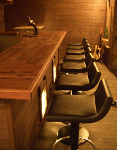 スタンドイス ダイニングバー