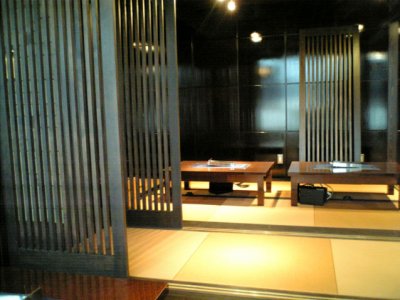 東京都港区西麻布　鉄板焼き店