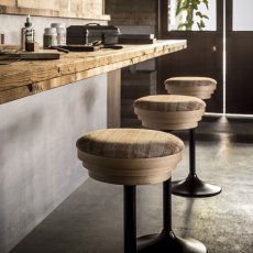 ミノムスタンド