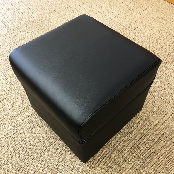 スツール【新古品】 張地:レザー(ブラック) スツール【新古品】