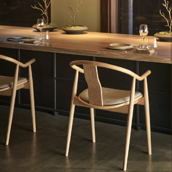 背:ウッドパネル 張地:カプリス 1(Bランク)木部色:CL色 ミコ